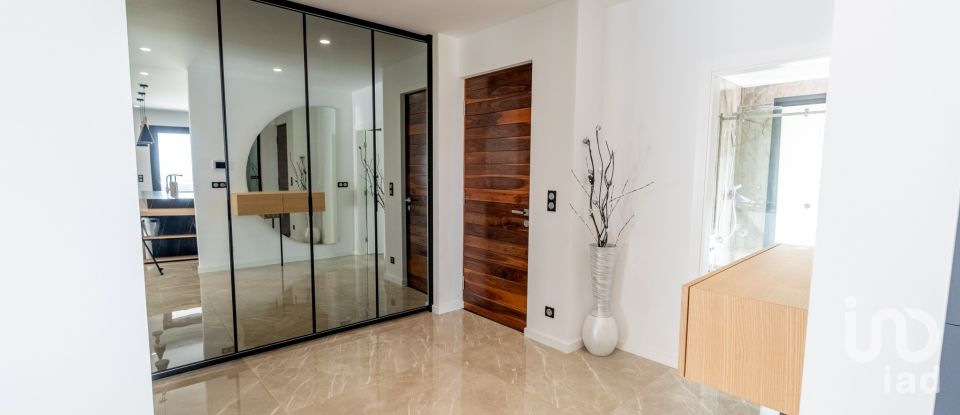 House T6 in Areosa of 290 m²