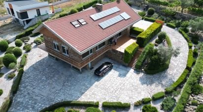 Gîte T5 à Bornes de Aguiar de 583 m²