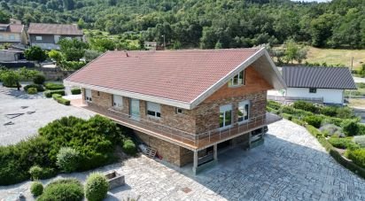 Gîte T5 à Bornes de Aguiar de 583 m²