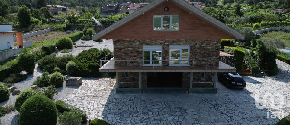 Casa T5 em Bornes de Aguiar de 583 m²