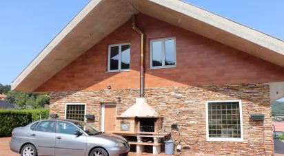 Gîte T5 à Bornes de Aguiar de 583 m²