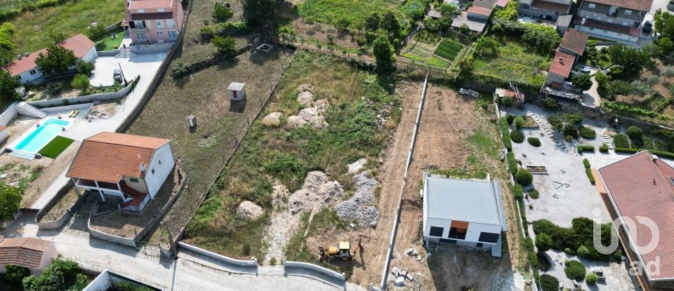 Terreno urbano em Bornes de Aguiar de 931 m²