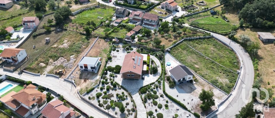 Terreno urbano em Bornes de Aguiar de 931 m²