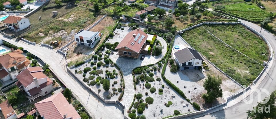 Terreno urbano em Bornes de Aguiar de 931 m²