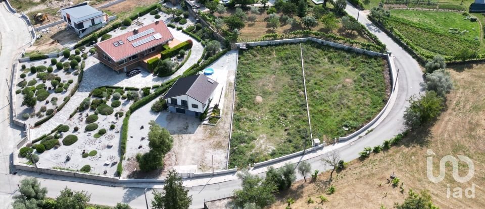 Terreno urbano em Bornes de Aguiar de 931 m²