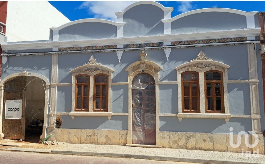 Casa de Cidade T5 em Faro (Sé e São Pedro) de 389 m²