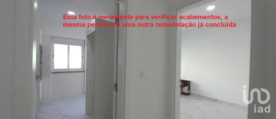 Apartment T2 in Santo António da Charneca of 73 m²