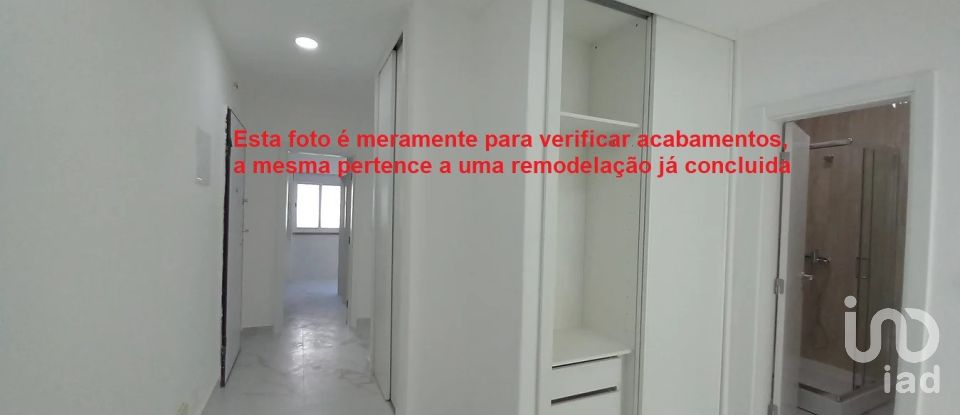Apartment T2 in Santo António da Charneca of 73 m²