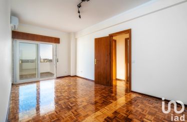 Apartment T2 in Faro (Sé e São Pedro) of 72 m²