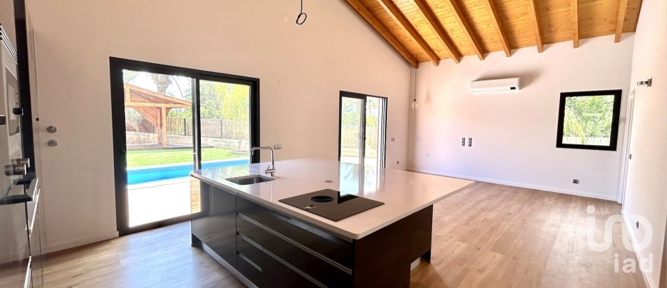 House T2 in Alcantarilha e Pêra of 150 m²