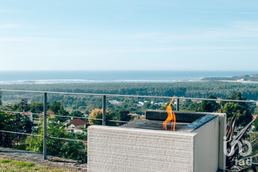 Casa T4 em Moledo e Cristelo de 291 m²