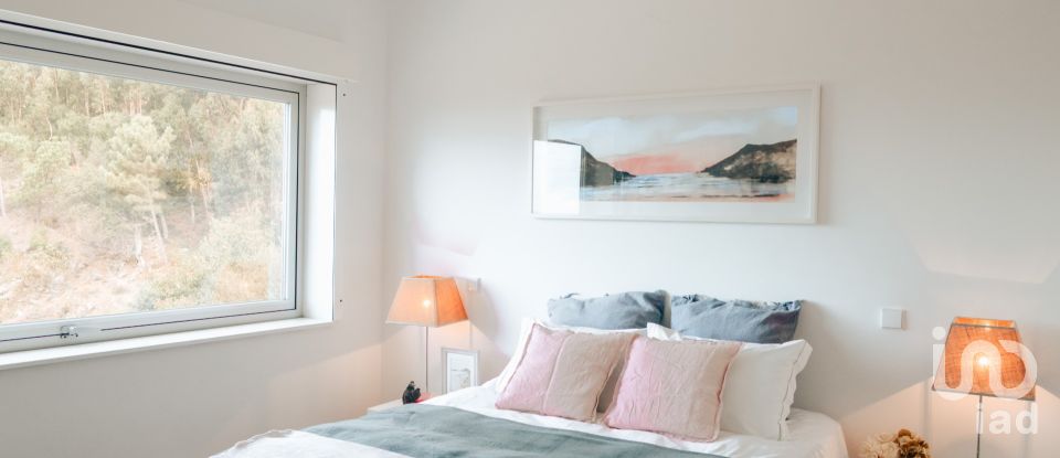 Casa T4 em Moledo e Cristelo de 291 m²