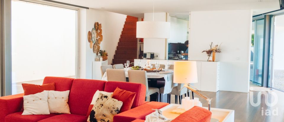 Casa T4 em Moledo e Cristelo de 291 m²