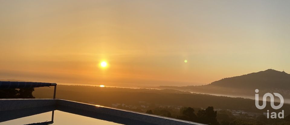 Casa T4 em Moledo e Cristelo de 291 m²