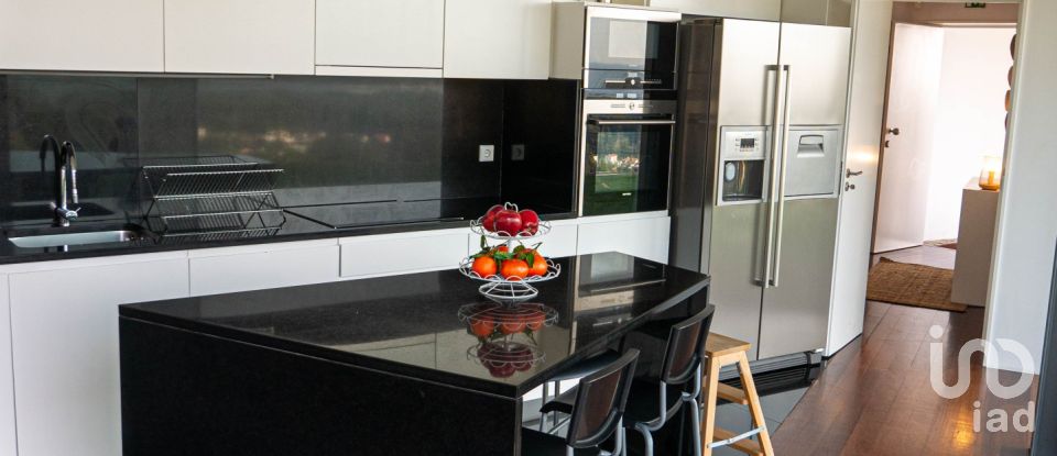 Casa T4 em Moledo e Cristelo de 291 m²