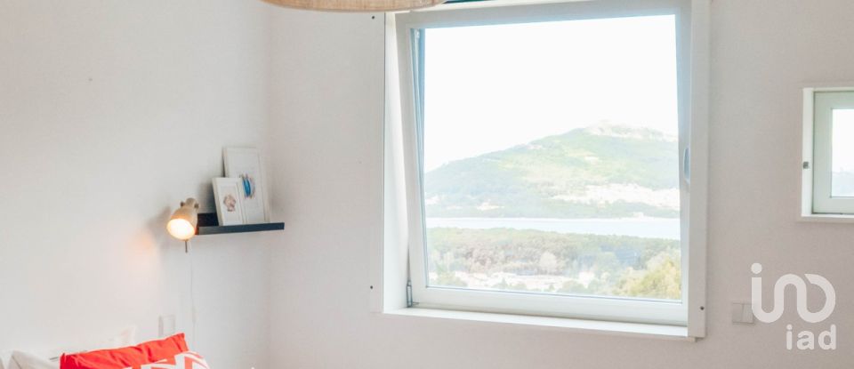 Casa T4 em Moledo e Cristelo de 291 m²