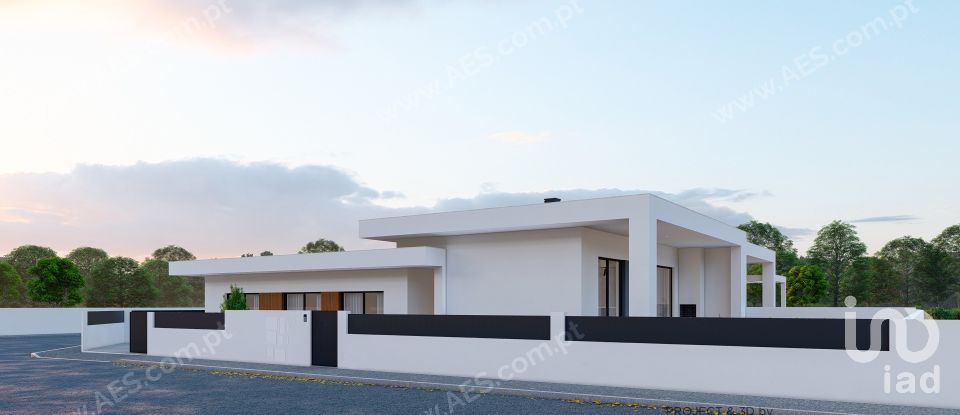 Traditional house T4 in Fernão Ferro of 136 m²