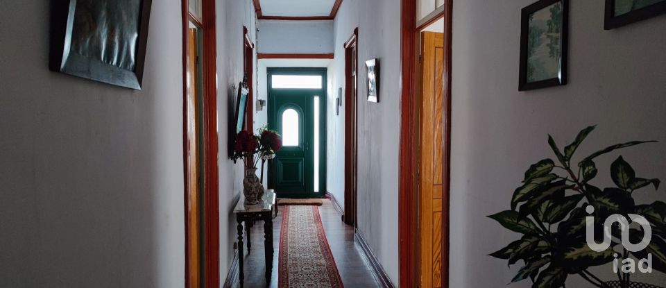 Casa tradicional T3 em Povoação de 283 m²