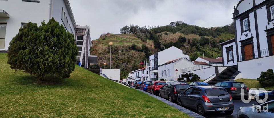 Casa tradicional T3 em Povoação de 283 m²
