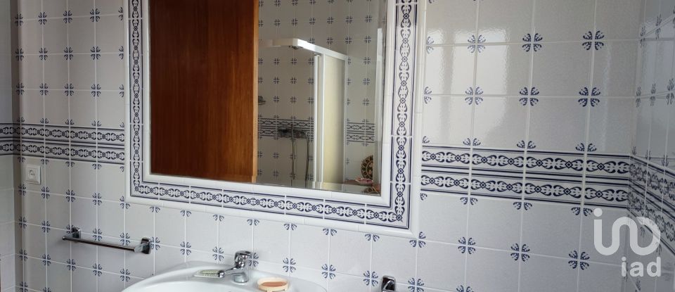 Casa tradicional T3 em Povoação de 283 m²