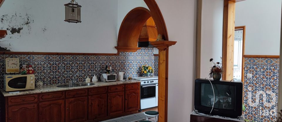 Casa tradicional T3 em Povoação de 283 m²