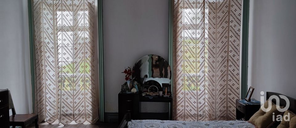 Casa tradicional T3 em Povoação de 283 m²