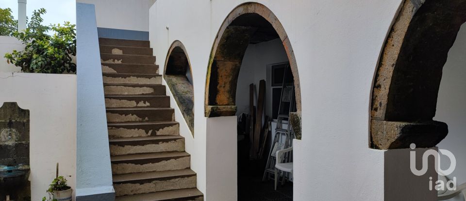 Casa tradicional T3 em Povoação de 283 m²