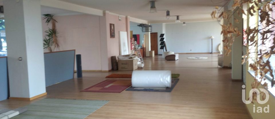 Loja / Estabelecimento Comercial em Guarda de 375 m²