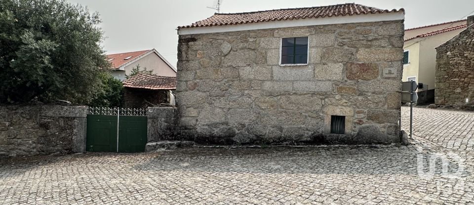 Casa de aldeia T3 em Leomil, Mido, Senouras e Aldeia Nova de 249 m²