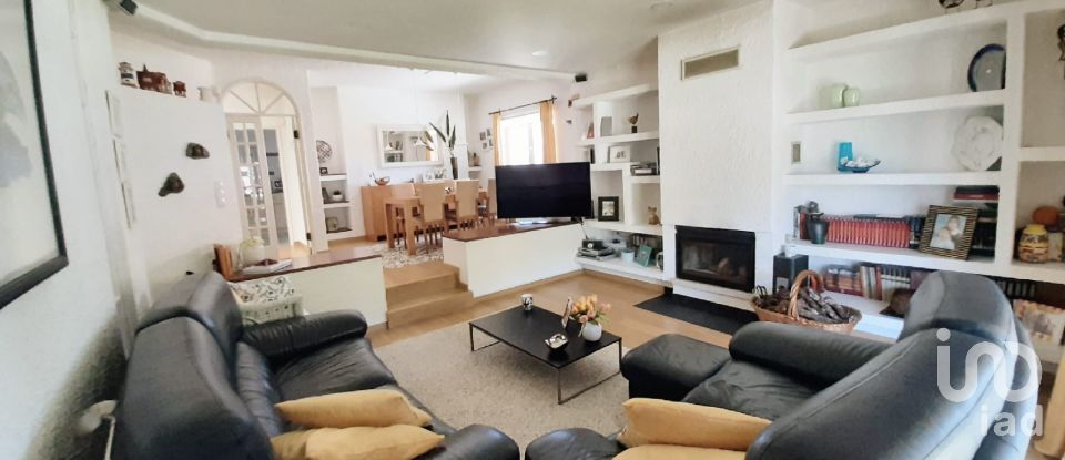 Moradia T4 em Amora de 202 m²