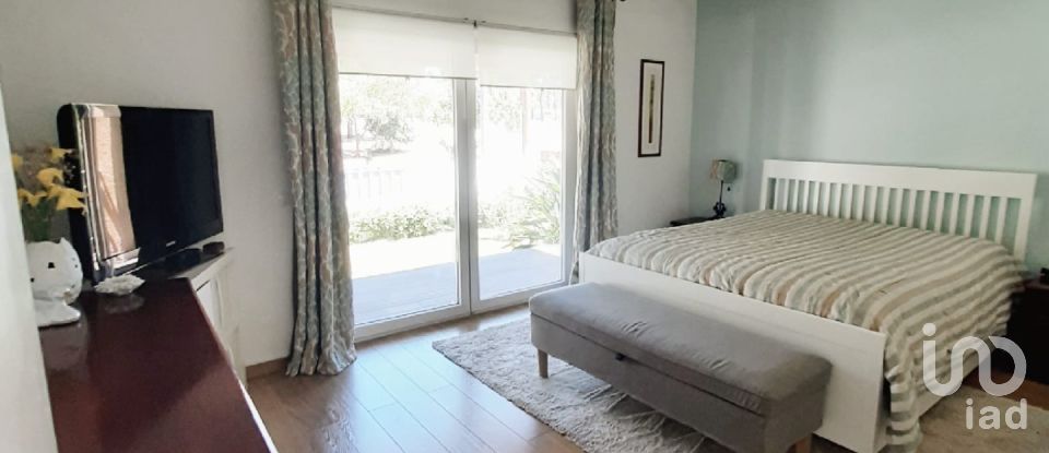 Moradia T4 em Amora de 202 m²