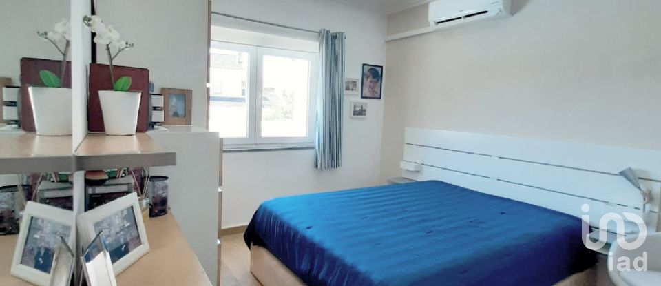 Moradia T4 em Amora de 202 m²