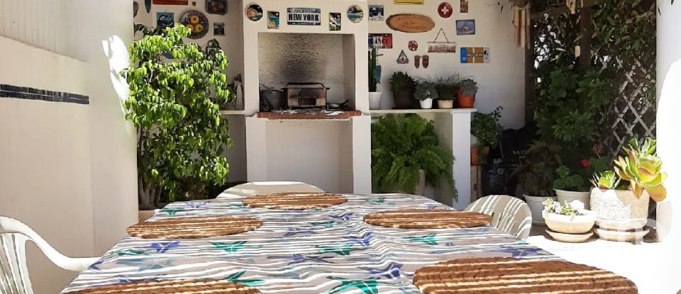 Moradia T4 em Amora de 202 m²