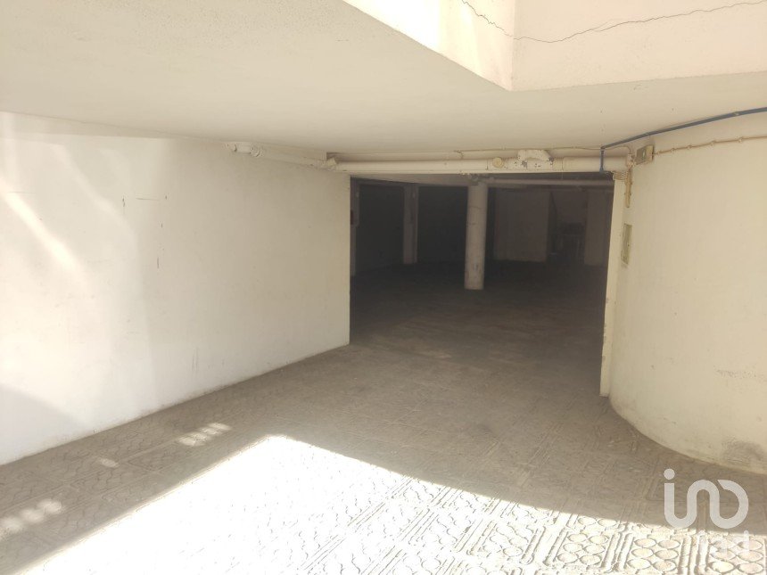 Parque de Estacionamento / Garagem / Box em Baixa Da Banheira E Vale Da Amoreira de 18 m²
