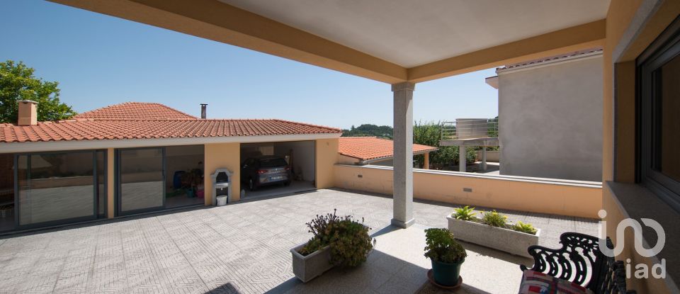Town house T4 in Campo de Besteiros of 335 m²
