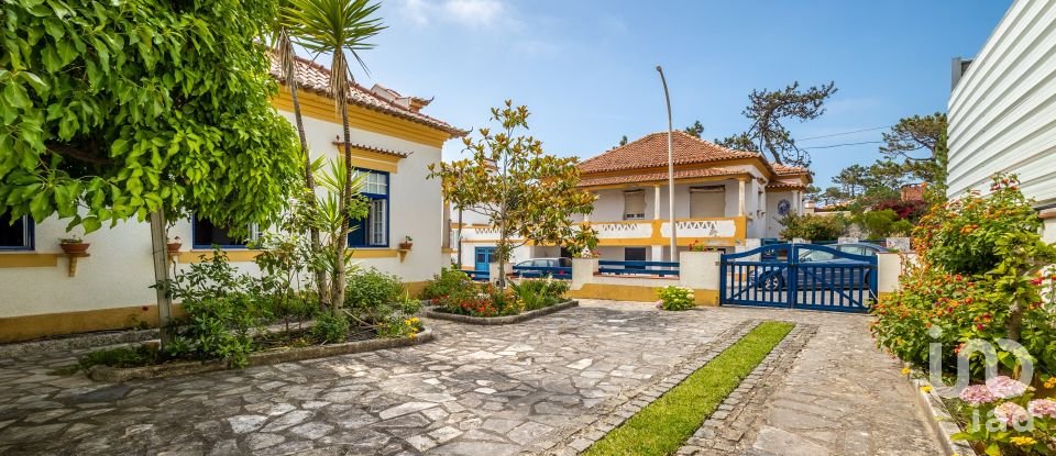 House T4 in Marinha Grande of 210 m²