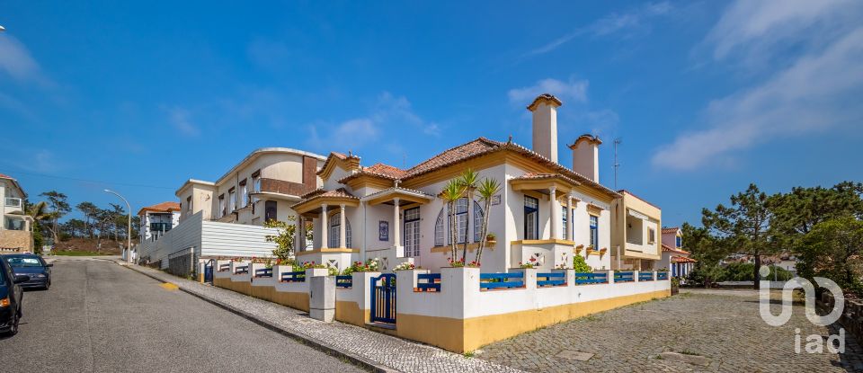 House T4 in Marinha Grande of 210 m²