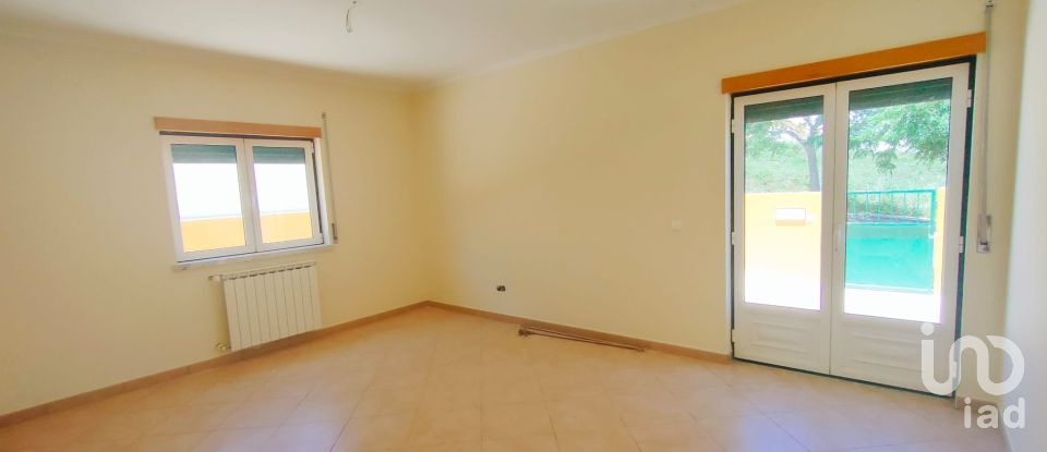 Traditional house T4 in Cadaval e Pêro Moniz of 249 m²