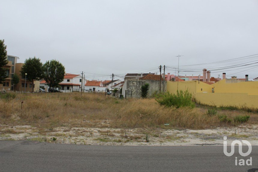 Land in Caldas da Rainha - Santo Onofre e Serra do Bouro of 1,115 m²