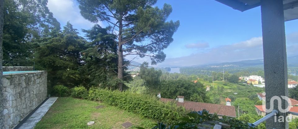 Lodge T3 in Loivo of 309 m²