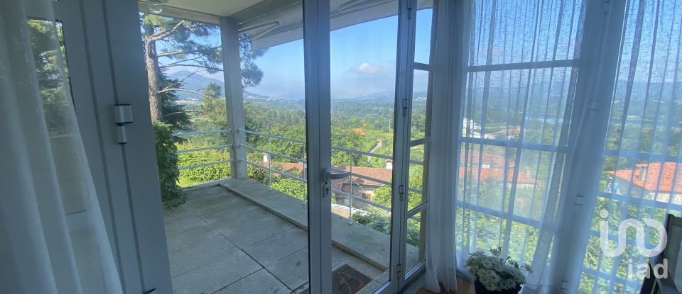 Lodge T3 in Loivo of 309 m²