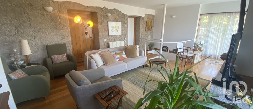 Lodge T3 in Loivo of 309 m²