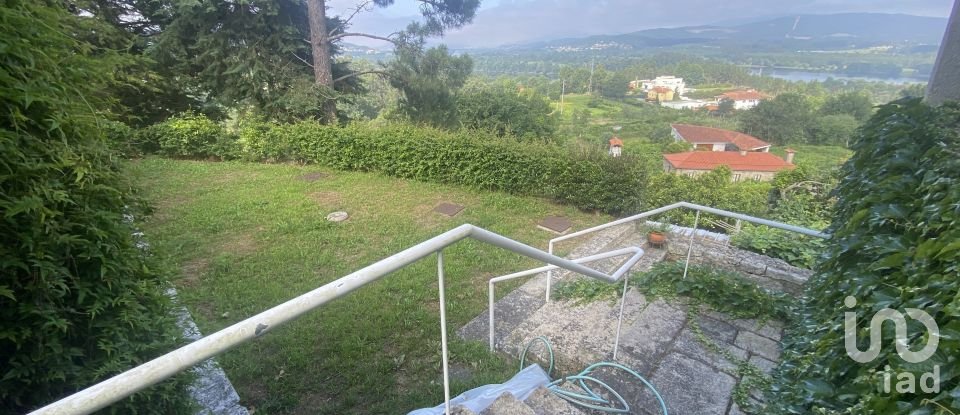 Lodge T3 in Loivo of 309 m²