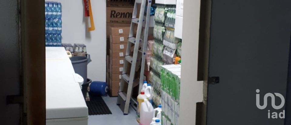 Boutique/Local commercial à Vieira de Leiria de 152 m²