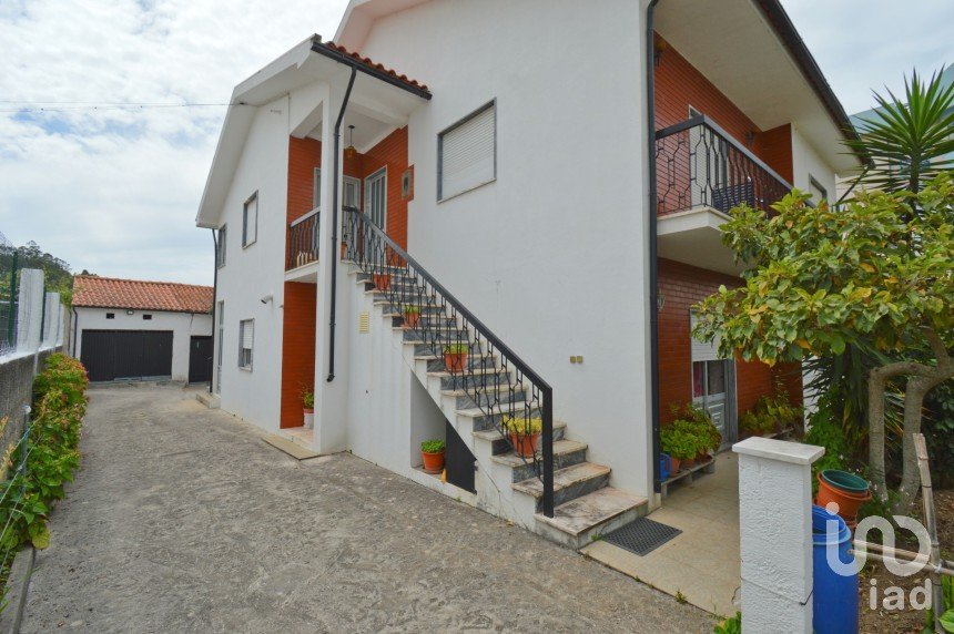 Lodge T6 in Miranda do Corvo of 250 m²