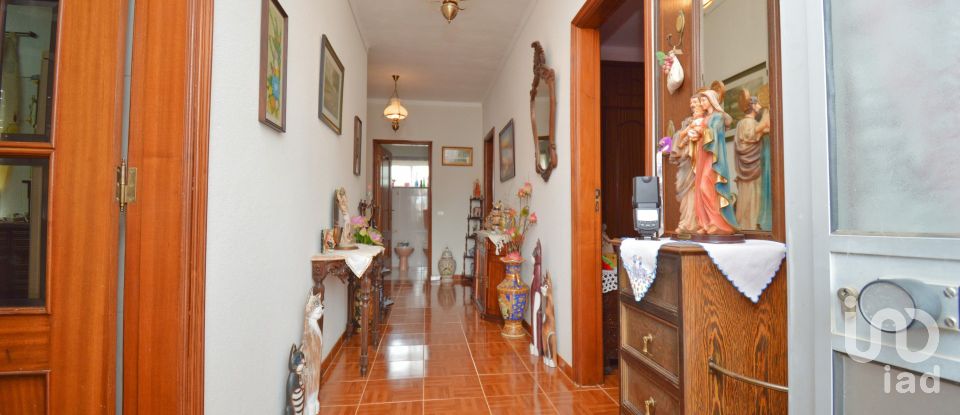 Lodge T6 in Miranda do Corvo of 250 m²