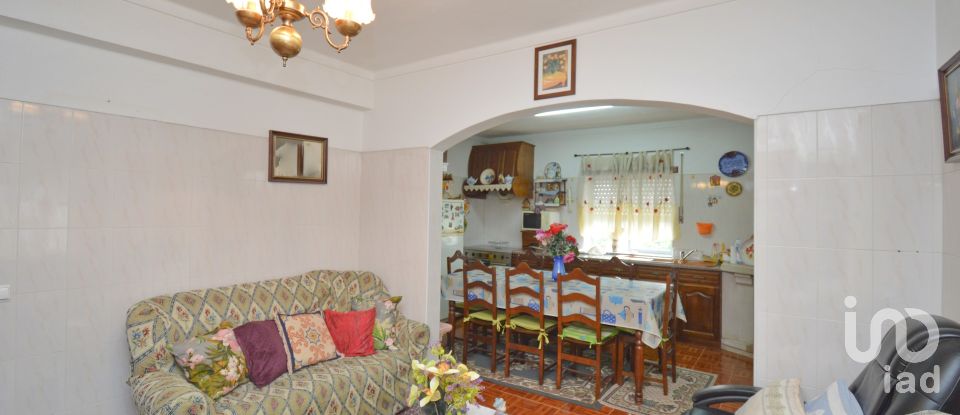 Lodge T6 in Miranda do Corvo of 250 m²