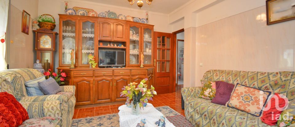 Lodge T6 in Miranda do Corvo of 250 m²