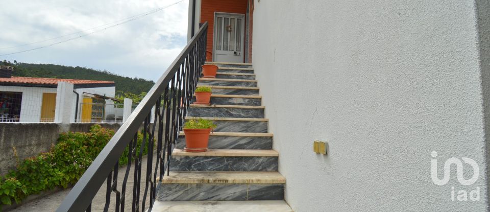 Lodge T6 in Miranda do Corvo of 250 m²