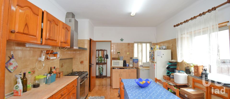 Lodge T6 in Miranda do Corvo of 250 m²